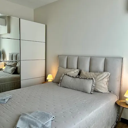 아파트 Sunrise L 1bd Sea View L Pool L Free Parking 바르나