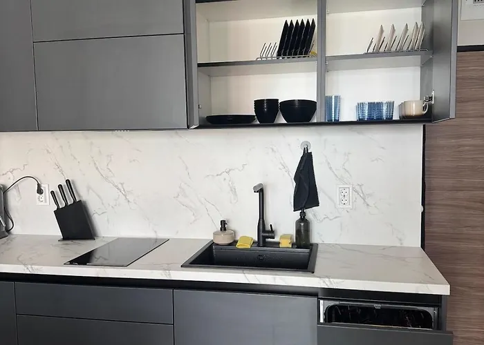 דירה Sunrise L 1bd Sea View L Pool L Free Parking וארנה