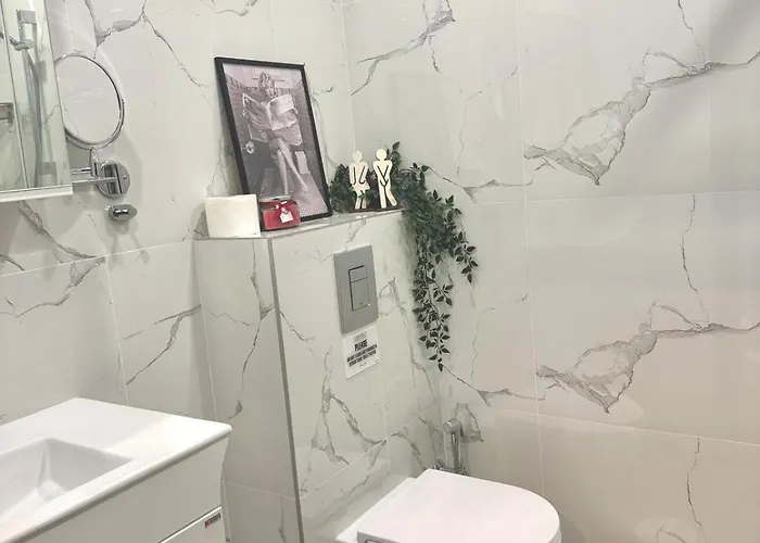 דירה Sunrise L 1bd Sea View L Pool L Free Parking וארנה