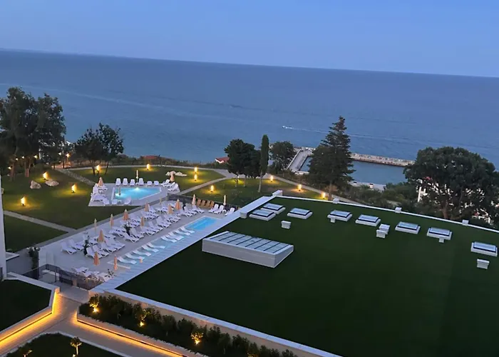 דירה Sunrise L 1bd Sea View L Pool L Free Parking *